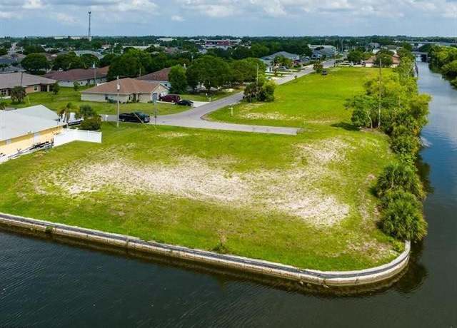 Property at 1001 SE 12th Ln, Cape Coral, FL 33990