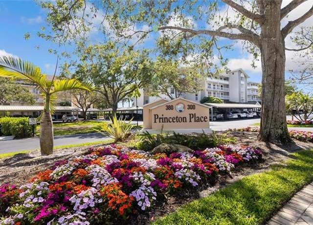 Property at 360 Horse Creek Dr #308, Naples, FL 34110, 2 beds, 2 baths