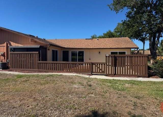 Property at 17305 Timber Oak Ln, Fort Myers, FL 33908, 2 beds, 2 baths