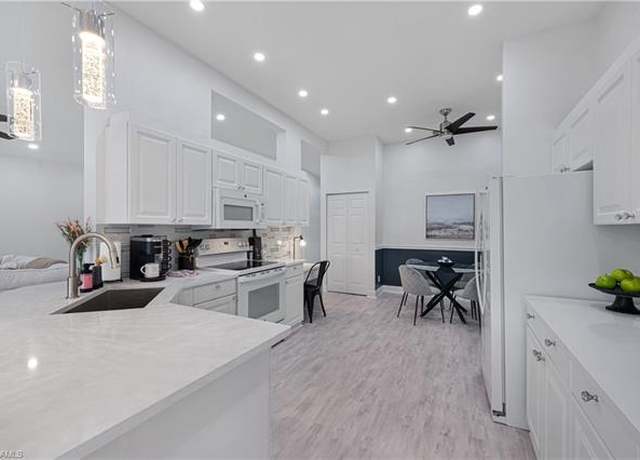 Property at 7632 Oleander Gate Dr #202, Naples, FL 34109, 3 beds, 2 baths