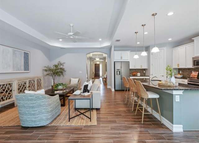 Property at 14326 Tuscany Pointe Trl, Naples, FL 34120, 4 beds, 3.5 baths