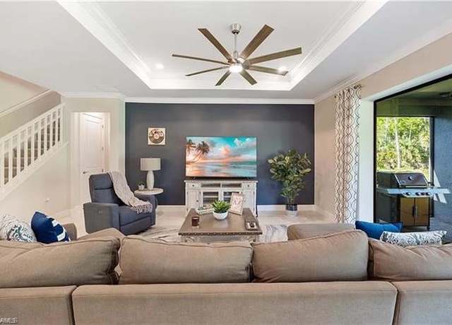 Property at 10367 Ventana Ln, Naples, FL 34120, 4 beds, 3.5 baths
