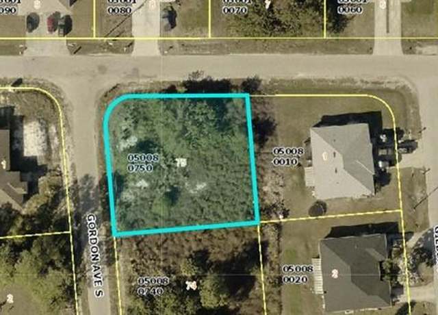 Property at 1501-1503 Gordon Ave S, Lehigh Acres, FL 33973