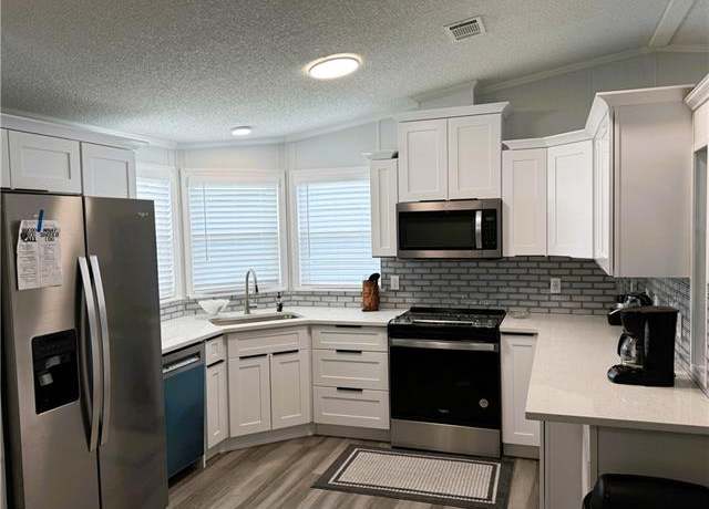 Property at 3158 Bunny Run Dr, North Fort Myers, FL 33917, 2 beds, 2 baths