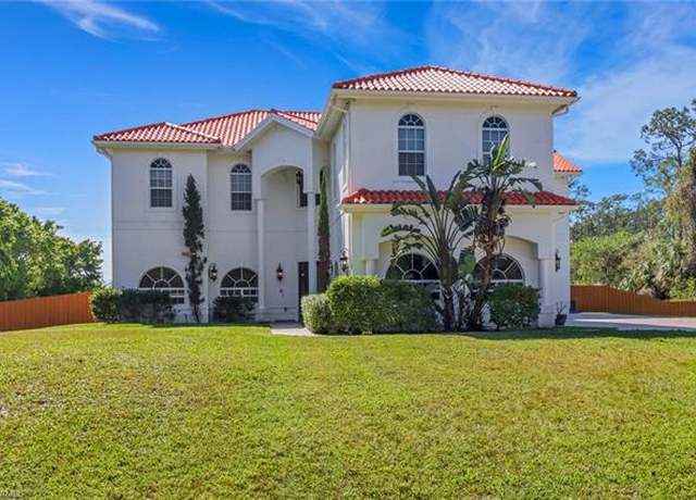Property at 3190 25th Ave SW, Naples, FL 34117, 6 beds, 4 baths