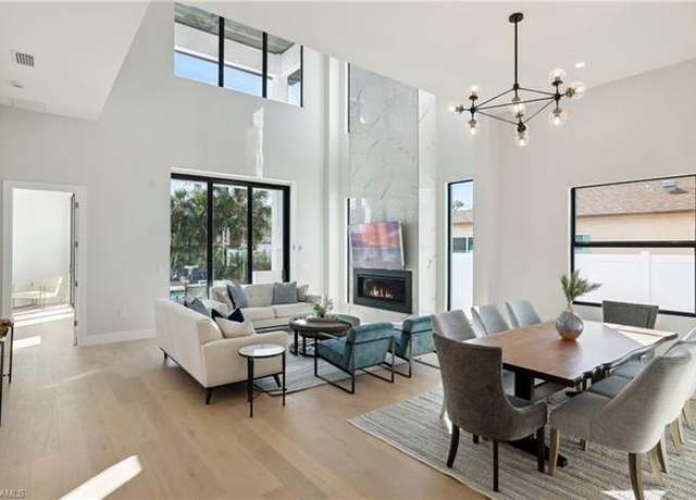 Property at 560 95th Ave N #1, Naples, FL 34108, 4 beds, 4.5 baths