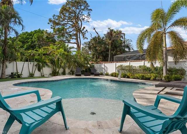 Property at 534 97th Ave N, Naples, FL 34108, 3 beds, 2 baths