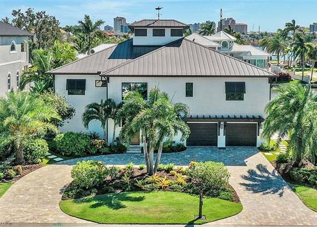 Property at 378 Seabee Ave, Naples, FL 34108, 3 beds, 2.5 baths