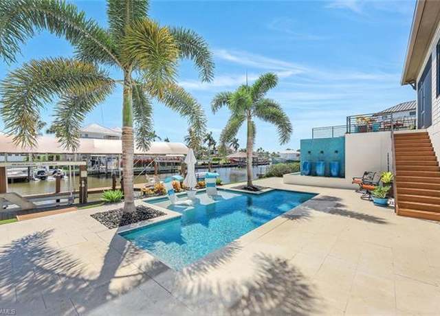 Property at 378 Seabee Ave, Naples, FL 34108, 3 beds, 2.5 baths