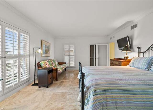 Property at 2901 Gulf Shore Blvd N Unit 403-S, Naples, FL 34103, 3 beds, 3 baths