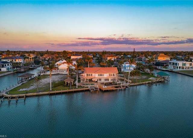 Property at 342 Germain Ave, Naples, FL 34108, 5 beds, 5.5 baths