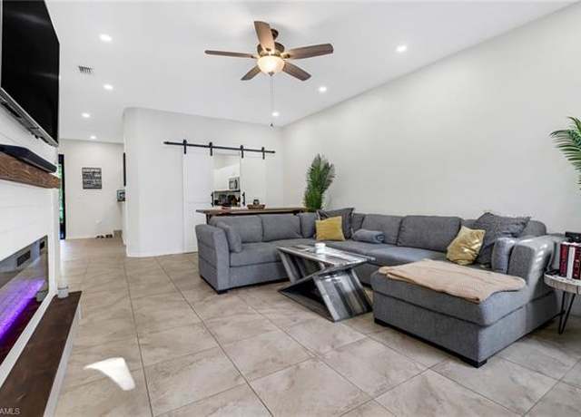 Property at 14909 Summit Place Cir #31, Naples, FL 34119, 3 beds, 2.5 baths