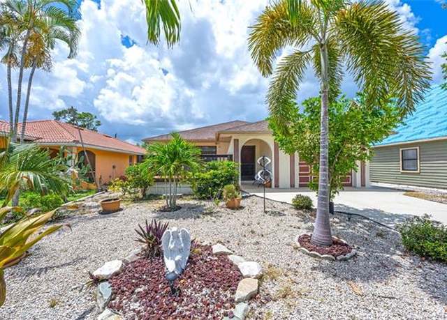Property at 778 109th Ave N, Naples, FL 34108, 2 beds, 2 baths