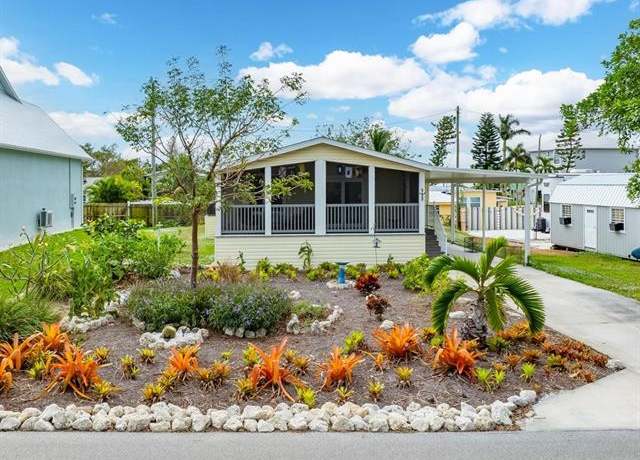 Property at 340 Pear Tree Ave, Goodland, FL 34140, 2 beds, 2 baths