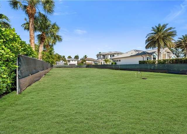 Property at 777 Broad Ave S, Naples, FL 34102, 3 beds, 2 baths