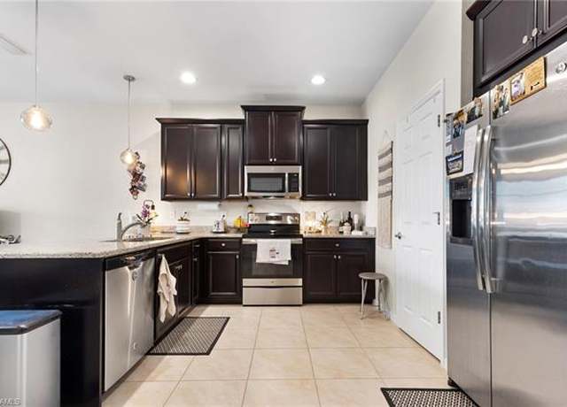 Property at 10806 Alvara Point Dr, Bonita Springs, FL 34135, 2 beds, 2.5 baths