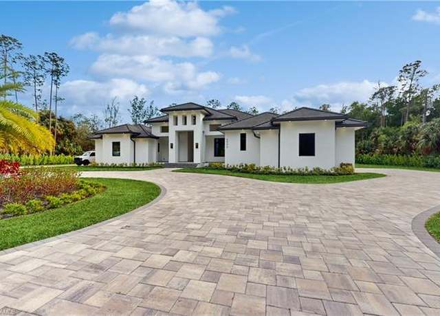 Property at 5990 English Oaks Ln, Naples, FL 34119, 5 beds, 5.5 baths