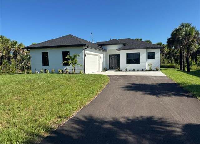 Property at 2733 32nd Ave SE, Naples, FL 34117, 3 beds, 2 baths
