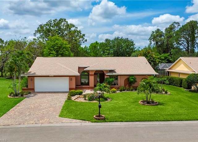 Property at 10421 Regent Cir, Naples, FL 34109, 4 beds, 2 baths