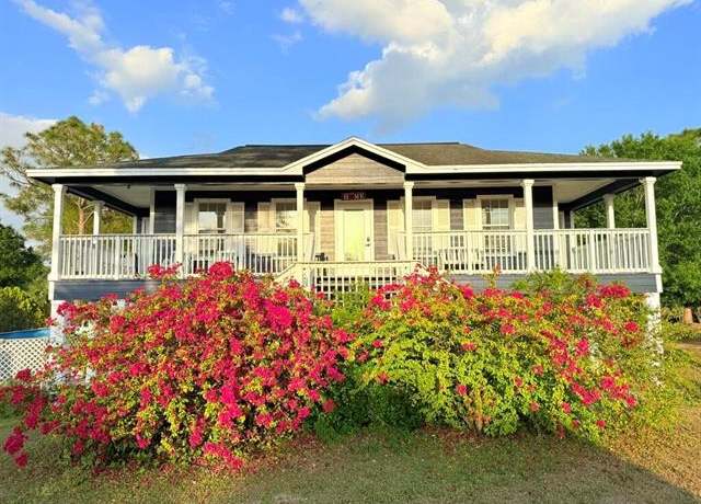 Property at 575 S Verda St, Clewiston, FL 33440, 3 beds, 2.5 baths