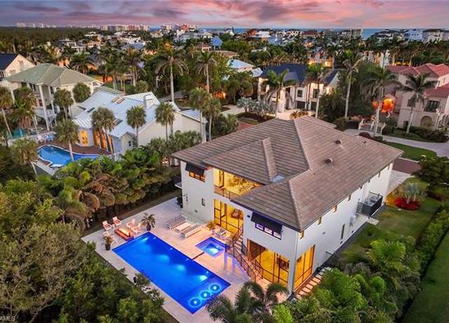 Property at 210 Topanga Dr, Bonita Springs, FL 34134, 4 beds, 5.5 baths
