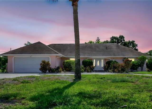 Property at 310 Lake Ave, Lehigh Acres, FL 33936, 4 beds, 2.5 baths