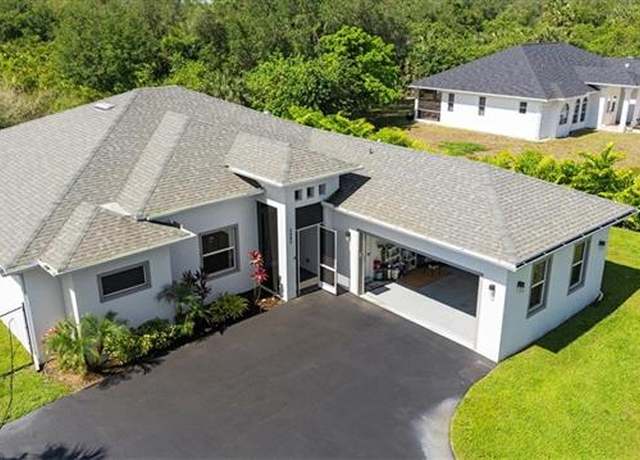 Property at 3642 18th Ave SE, Naples, FL 34117, 4 beds, 3 baths