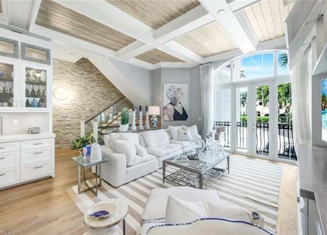 Property at 510 2nd St S #102, Naples, FL 34102, 3 beds, 2.5 baths