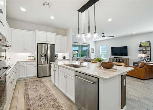 Property at 3387 Pilot Cir, Naples, FL 34120, 3 beds, 2.5 baths