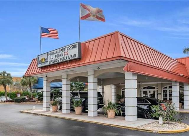 Property at 2555 9th St N #139, Naples, FL 34103, 1 bath