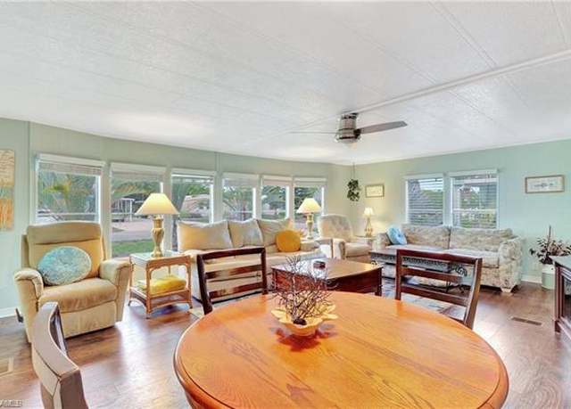 Property at 261 Indian Key Ln #258, Naples, FL 34114, 2 beds, 2 baths