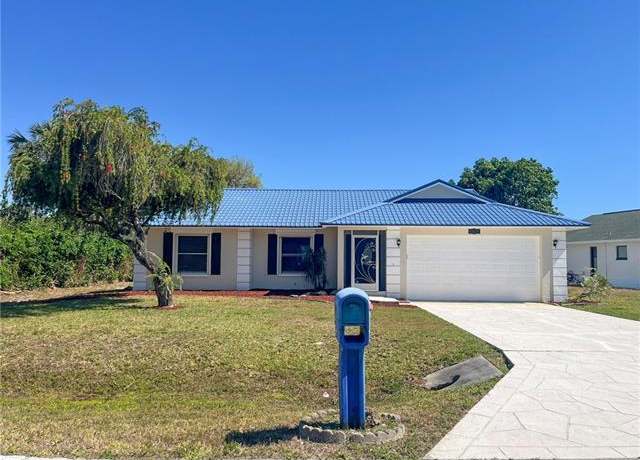 Property at 1706 Forest Lakes Blvd, Naples, FL 34105, 3 beds, 2 baths