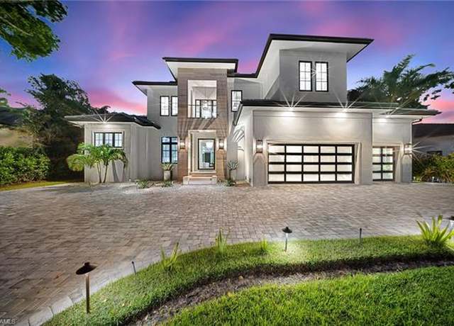 Property at 3190 Crayton Rd, Naples, FL 34103, 5 beds, 5.5 baths