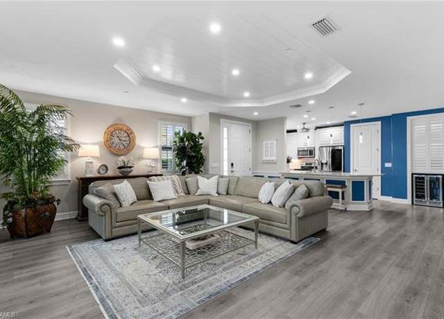 Property at 9642 Montelanico Loop #104, Naples, FL 34119, 2 beds, 2.5 baths