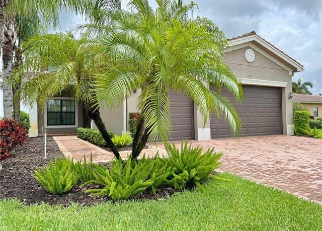 Property at 3296 Pacific Dr, Naples, FL 34119, 5 beds, 4 baths
