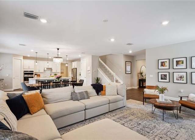 Property at 9002 Slade Ter, Fort Myers, FL 33967, 5 beds, 3.5 baths