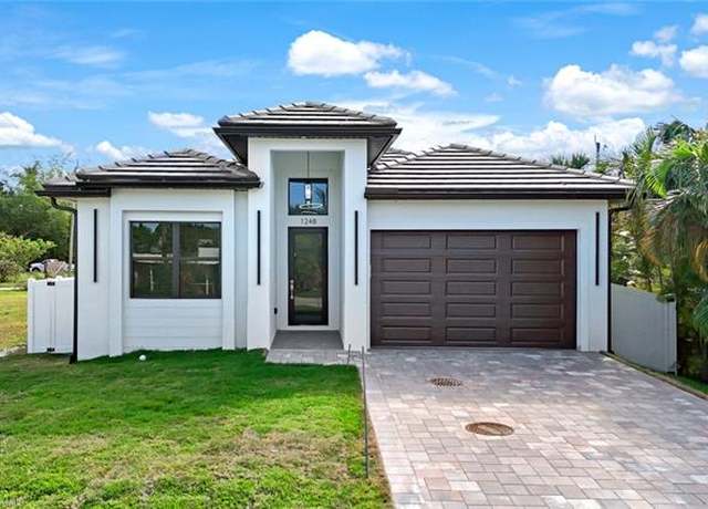 Property at 1248 Trail Terrace Dr, Naples, FL 34103, 4 beds, 3 baths