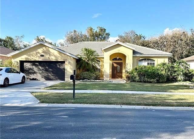 Property at 14530 Indigo Lakes Cir, Naples, FL 34119, 3 beds, 2 baths