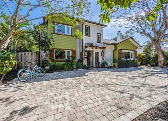 Property at 1100 13th St N, Naples, FL 34102, 4 beds, 3.5 baths