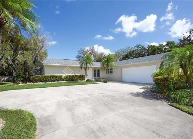 Property at 673 Travers Ave, Fort Myers, FL 33919, 3 beds, 2 baths