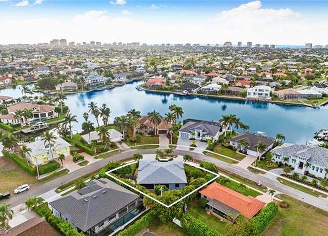 Property at 111 S Bahama Ave, Marco Island, FL 34145, 2 beds, 2.5 baths