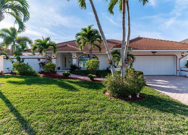 Property at 138 N Barfield Dr, Marco Island, FL 34145, 3 beds, 2 baths