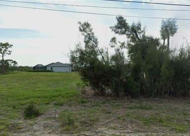 Property at 326 SW 11th Pl, Cape Coral, FL 33991