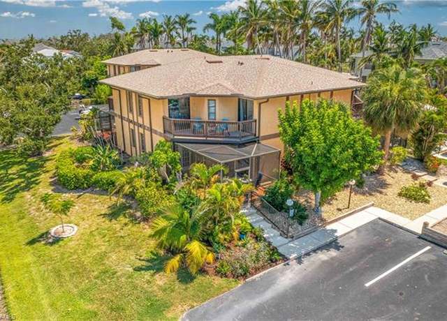 Property at 13533 Siesta Pines Ct, Fort Myers, FL 33908, 2 beds, 2.5 baths