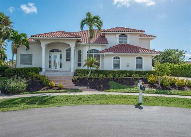 Property at 859 Wintergreen Ct, Marco Island, FL 34145, 4 beds, 3 baths