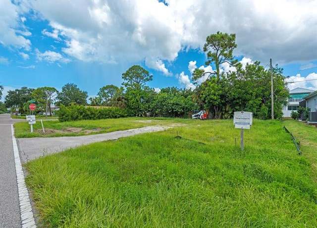 Property at 705 91st Ave N, Naples, FL 34108