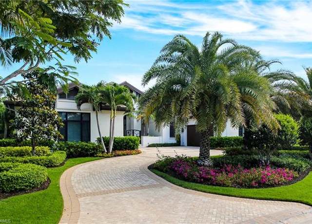 Property at 595 Regatta Rd, Naples, FL 34103, 4 beds, 5 baths