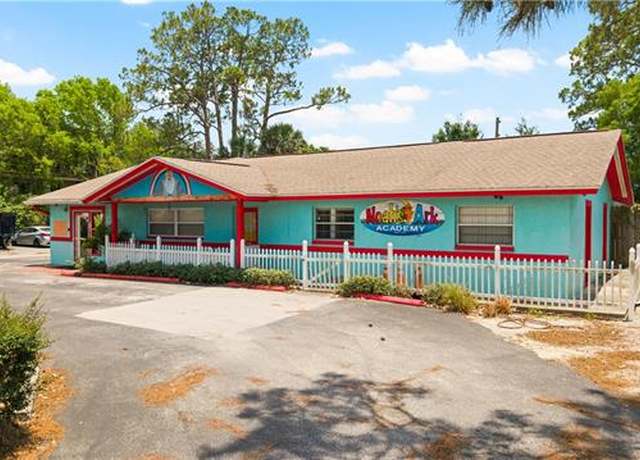 Property at 860 102nd Ave N, Naples, FL 34108, 3 beds, 2 baths