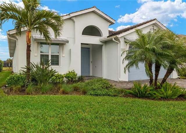 Property at 8880 Redonda Dr, Naples, FL 34114, 3 beds, 2.5 baths