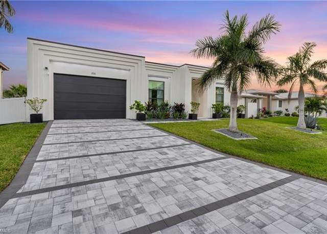 Property at 836 Miramar Ct, Cape Coral, FL 33904, 3 beds, 3 baths